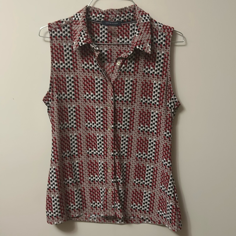Tommy Hilfiger sleeveless top 93% polyester, 7% spandex button blouse size small